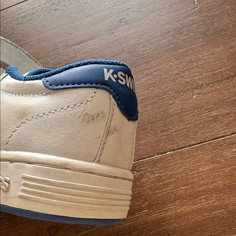 Size 1.5 K-Swiss Kids' Clean Court 3-Strap Sneaker